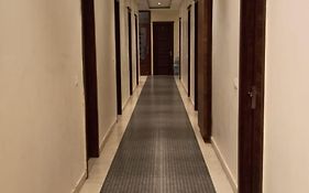 Shree Narayana Hotel-Bar-Rooftop Terrace-Disc!! 50 Mtr From Bus Stand Udaipur